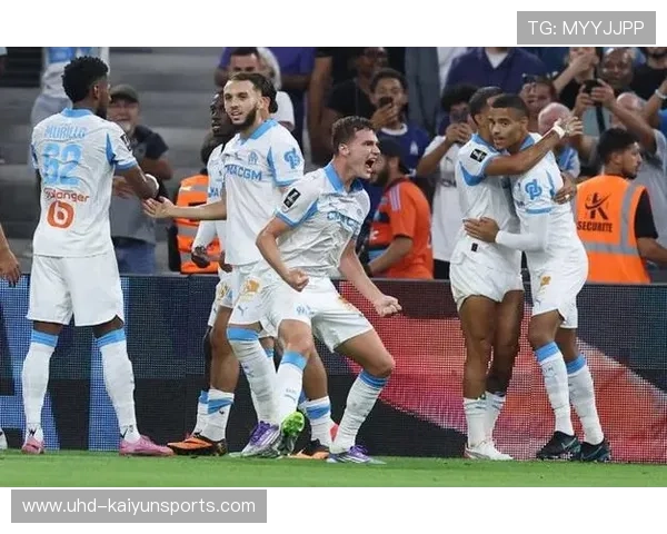 马赛连吃两红牌，南特趁势扩大领先优势