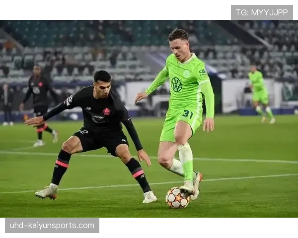 半场战报：沃尔夫斯堡与波鸿1-1战平，双方各有一人被罚下